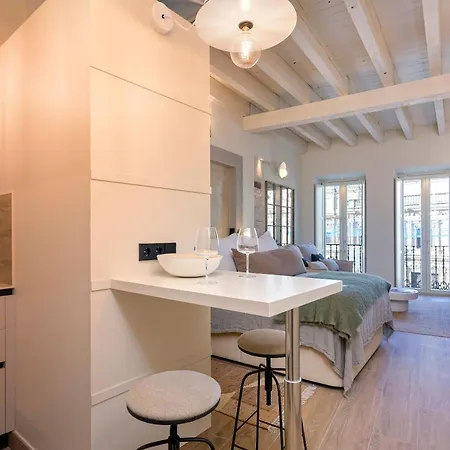Genteel Home San Francisco Suites Siviglia Esterno foto