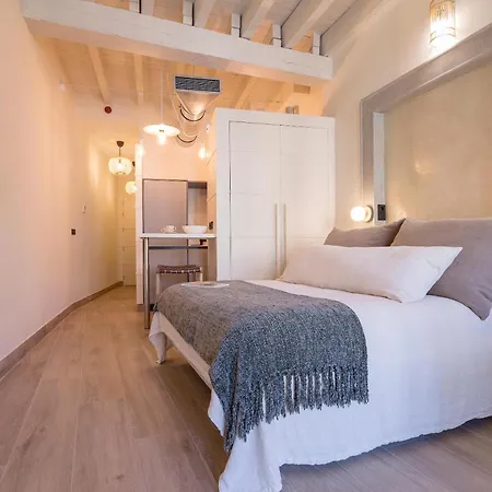 Genteel Home San Francisco Suites Siviglia Esterno foto