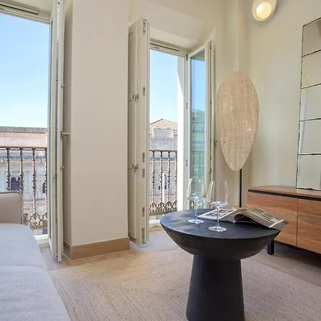 Genteel Home San Francisco Suites Siviglia Esterno foto